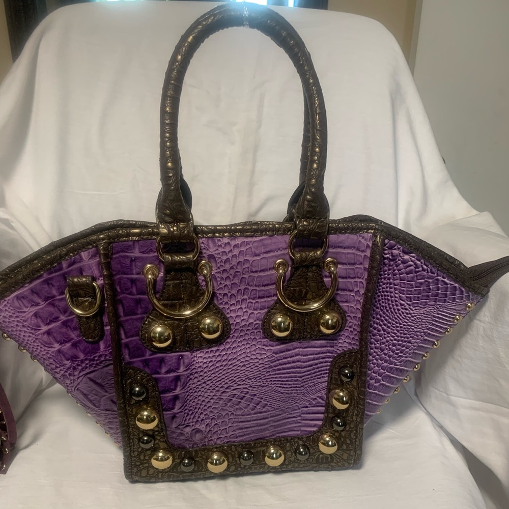 Women’s leather handbag